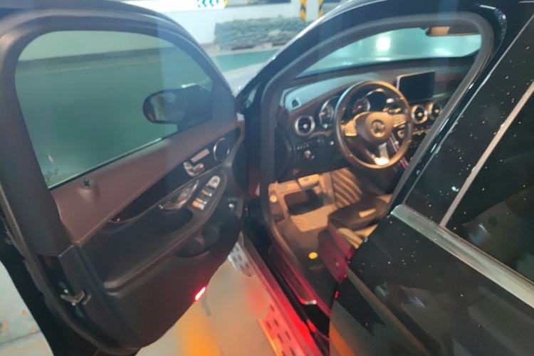 Used Mercedes-Benz GLC 2018 GLC 260 4MATIC Luxury Model Driver Seat
