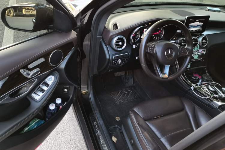 Used Mercedes-Benz GLC 2018 Facelifted GLC 260 4MATIC Dynamic Edition Driver Seat