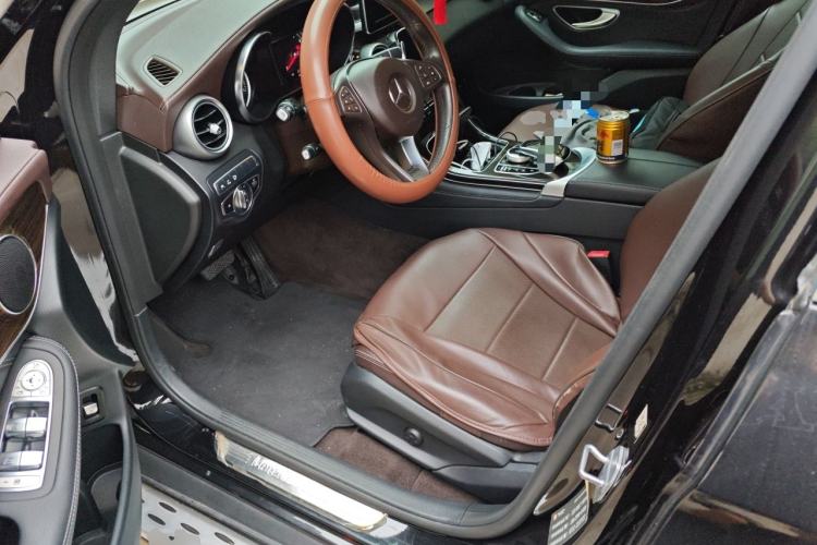 Used Mercedes-Benz GLC 2018 Facelift GLC 260 4MATIC Luxury Edition Driver Seat