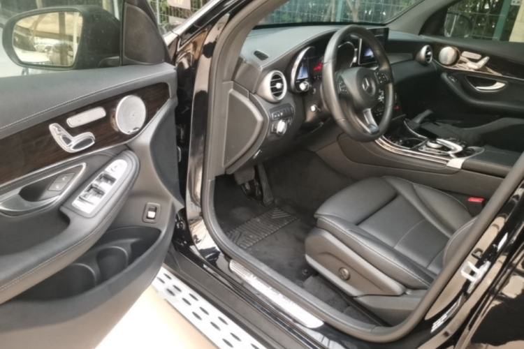 Used Mercedes-Benz GLC 2018 Facelift GLC 260 4MATIC Luxury Edition Driver Seat