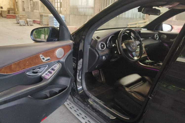 Used Mercedes-Benz GLC 2018 Facelift GLC 200 4MATIC Driver Seat