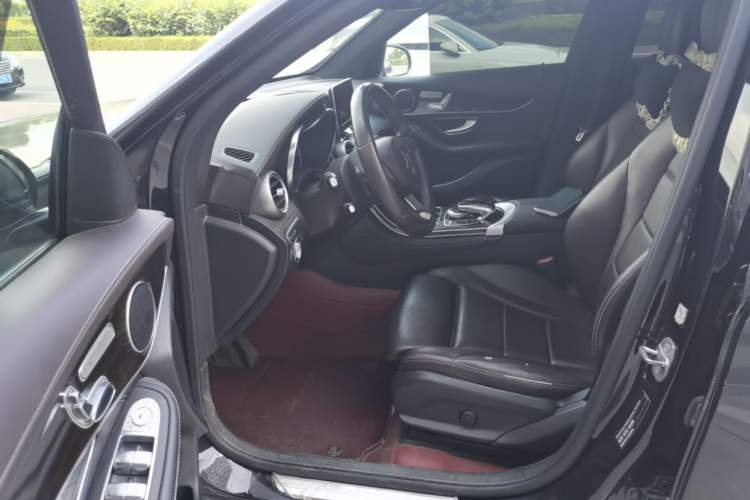 Used Mercedes-Benz GLC 2018 Facelift GLC 260 4MATIC Luxury Edition Driver Seat