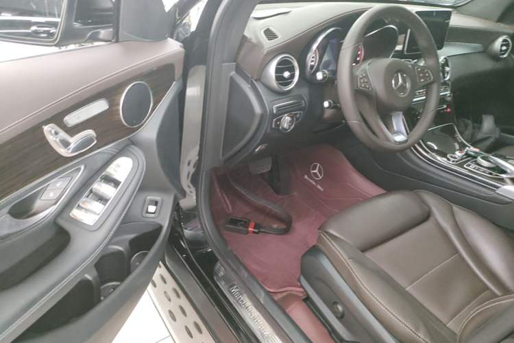 Used Mercedes-Benz GLC 2018 GLC 260 4MATIC Dynamic Edition Driver Seat