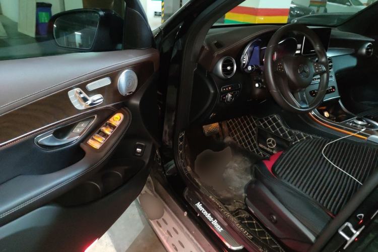 Used Mercedes-Benz GLC 2018 Refreshed GLC 300 4MATIC Dynamic Edition Driver Seat