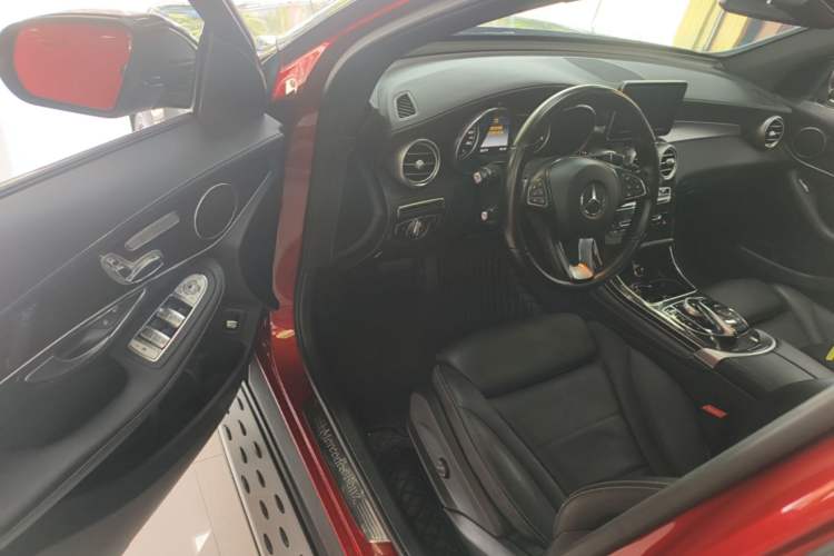 Used Mercedes-Benz GLC 2018 Facelifted GLC 260 4MATIC Dynamic Edition Driver Seat