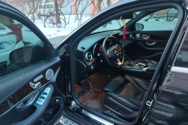 Used Mercedes-Benz GLC 2018 GLC 260 4MATIC Luxury Model Driver Seat