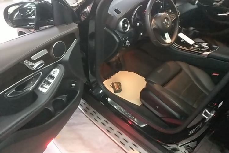 Used Mercedes-Benz GLC 2018 GLC 260 4MATIC Luxury Model Driver Seat