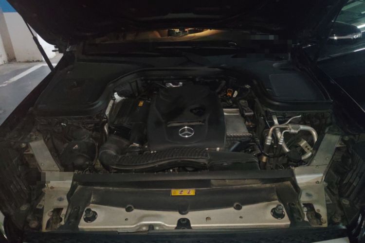 Used Mercedes-Benz GLC 2018 GLC 260 4MATIC Luxury Model Engine Bay