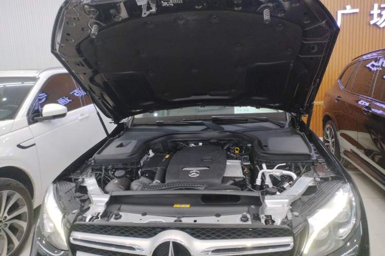 Used Mercedes-Benz GLC 2018 GLC 300 4MATIC Sport Edition Engine Bay