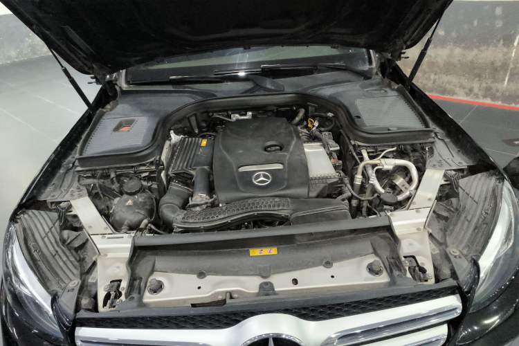 Used Mercedes-Benz GLC 2018 GLC 260 4MATIC Dynamic Edition Engine Bay