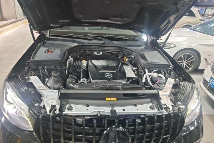 Used Mercedes-Benz GLC 2018 GLC 260 4MATIC Dynamic Edition Engine Bay