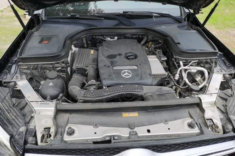 Used Mercedes-Benz GLC 2018 GLC 260 4MATIC Luxury Model Engine Bay