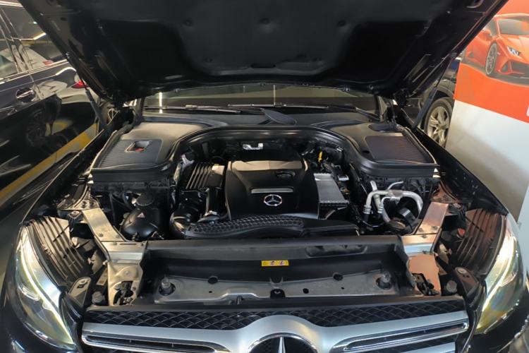 Used Mercedes-Benz GLC 2018 GLC 260 4MATIC Dynamic Edition Engine Bay