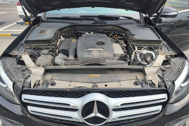 Used Mercedes-Benz GLC 2018 Facelift GLC 260 4MATIC Luxury Edition Engine Bay