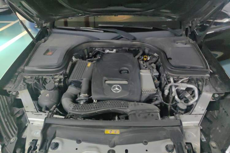 Used Mercedes-Benz GLC 2018 Facelift GLC 260 4MATIC Luxury Edition Engine Bay
