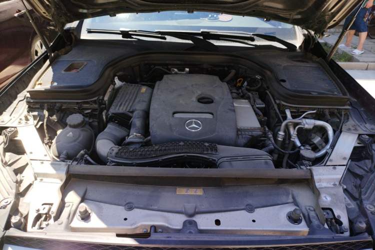 Used Mercedes-Benz GLC 2018 GLC 260 4MATIC Luxury Model Engine Bay