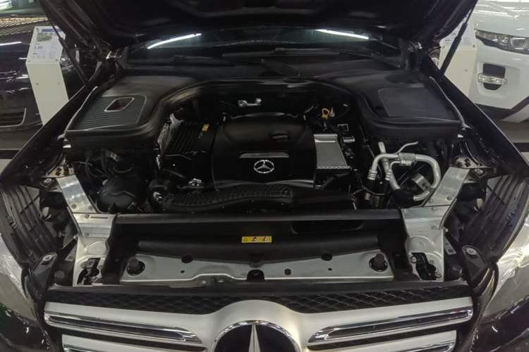 Used Mercedes-Benz GLC 2018 Facelift GLC 260 4MATIC Luxury Edition Engine Bay