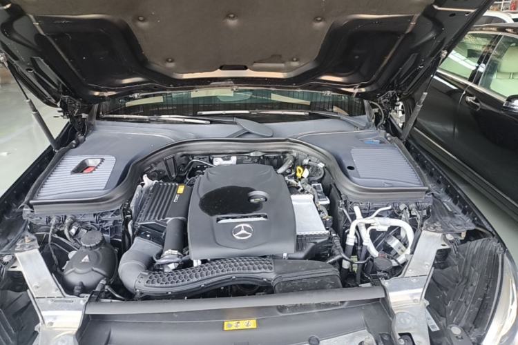 Used Mercedes-Benz GLC 2018 GLC 260 4MATIC Dynamic Edition Engine Bay