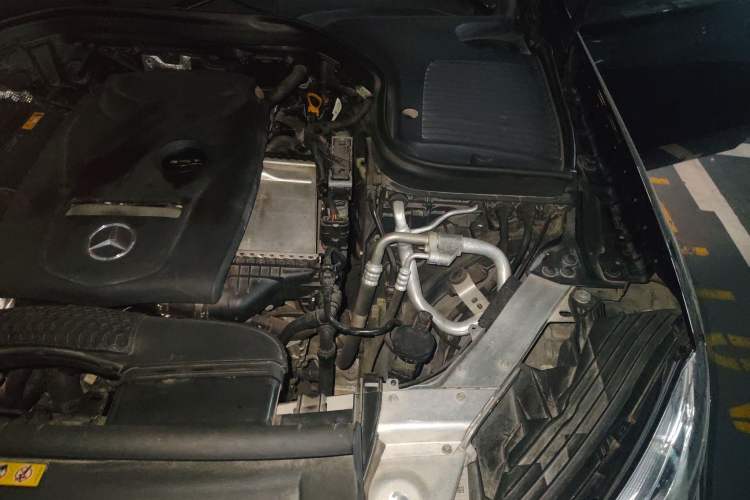 Used Mercedes-Benz GLC 2018 GLC 260 4MATIC Luxury Model Engine Bay Left