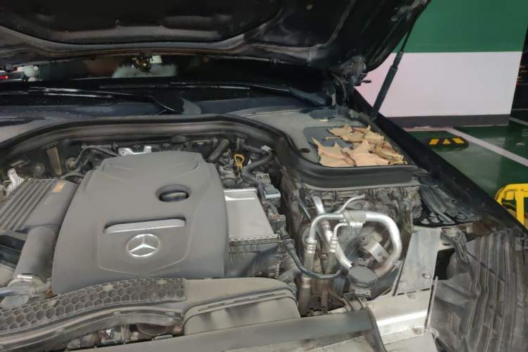 Used Mercedes-Benz GLC 2018 Facelift GLC 260 4MATIC Luxury Edition Engine Bay Left