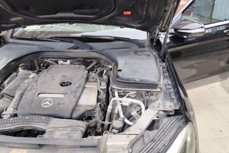 Used Mercedes-Benz GLC 2018 Facelift GLC 260 4MATIC Luxury Edition Engine Bay Left