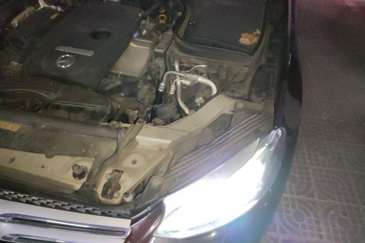 Used Mercedes-Benz GLC 2018 GLC 260 4MATIC Luxury Model Engine Bay Left