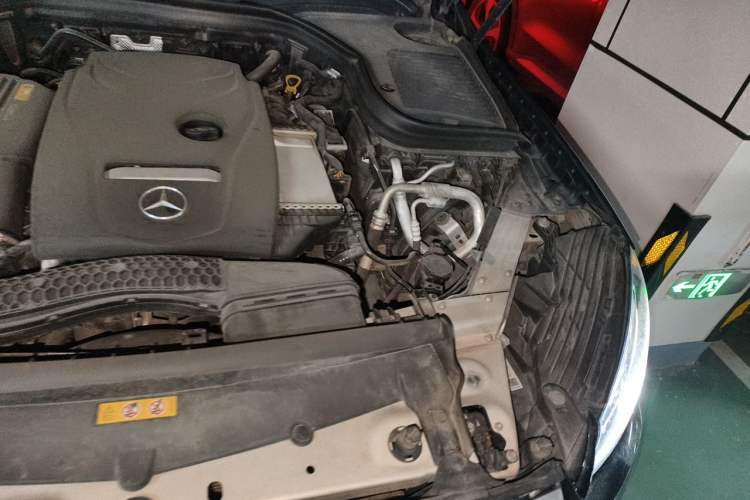 Used Mercedes-Benz GLC 2018 GLC 200 4MATIC Engine Bay Left