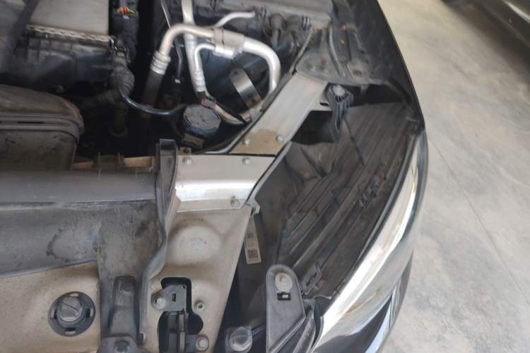 Used Mercedes-Benz GLC 2018 GLC 200 4MATIC Engine Bay Left