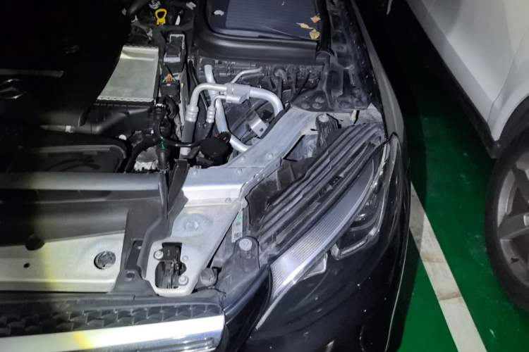 Used Mercedes-Benz GLC 2018 Facelifted GLC 260 4MATIC Dynamic Edition Engine Bay Left
