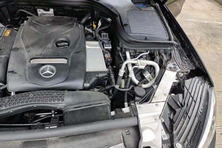 Used Mercedes-Benz GLC 2018 Refreshed GLC 300 4MATIC Dynamic Edition Engine Bay Left
