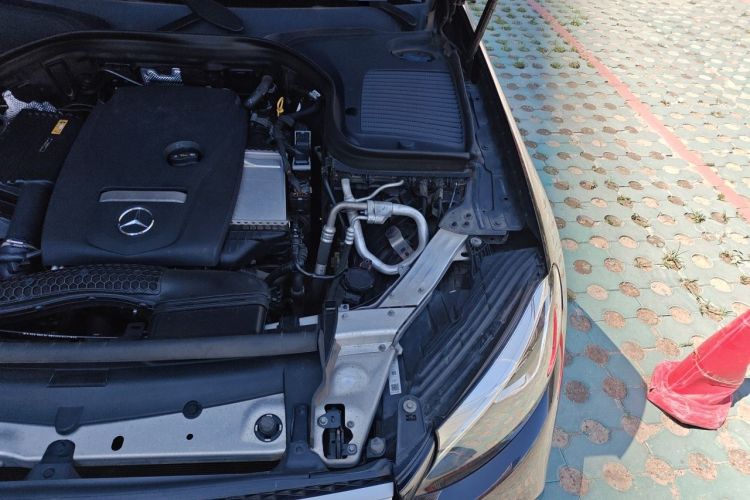Used Mercedes-Benz GLC 2018 GLC 260 4MATIC Dynamic Edition Engine Bay Left