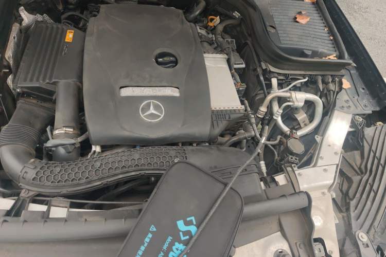 Used Mercedes-Benz GLC 2018 Refreshed GLC 300 4MATIC Dynamic Edition Engine Bay Left