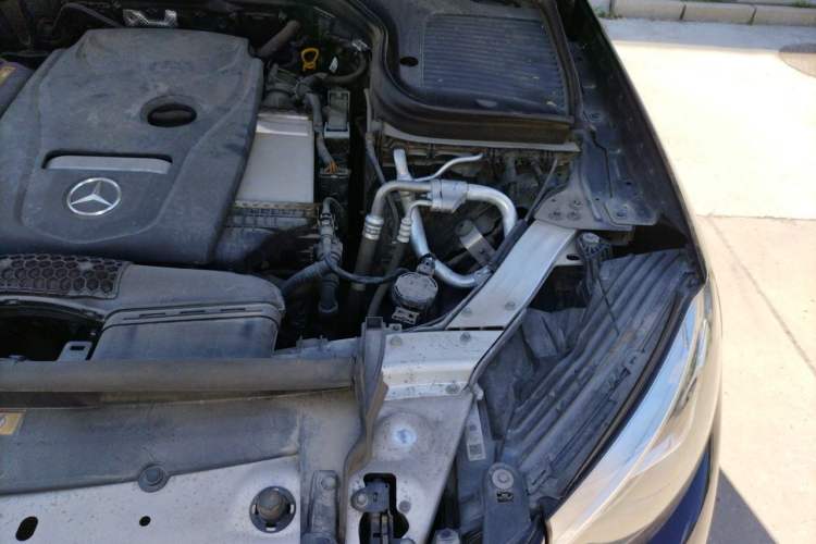 Used Mercedes-Benz GLC 2018 GLC 260 4MATIC Luxury Model Engine Bay Left