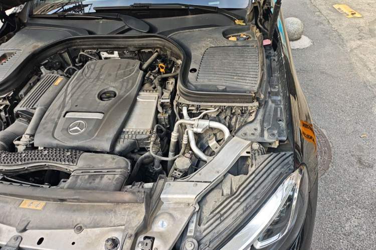 Used Mercedes-Benz GLC 2018 Facelift GLC 260 4MATIC Luxury Edition Engine Bay Left