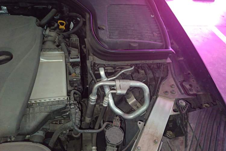 Used Mercedes-Benz GLC 2018 GLC 260 4MATIC Luxury Model Engine Bay Left