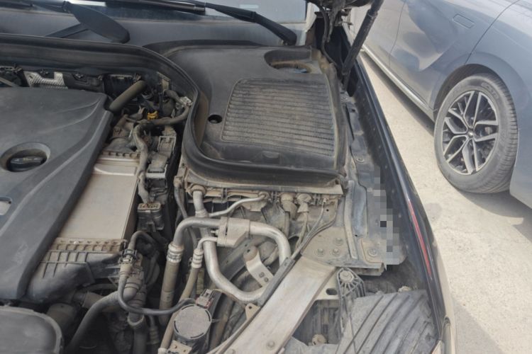Used Mercedes-Benz GLC 2018 GLC 260 4MATIC Luxury Model Engine Bay Left