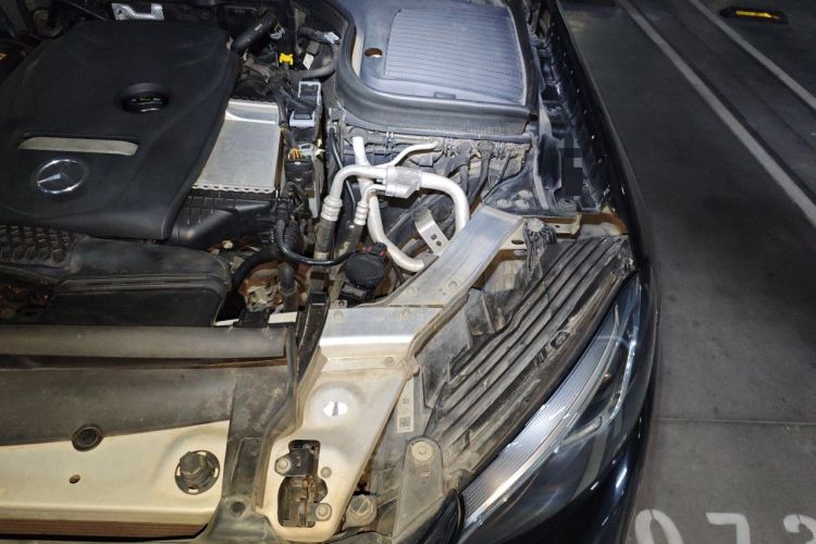 Used Mercedes-Benz GLC 2018 GLC 260 4MATIC Luxury Model Engine Bay Left