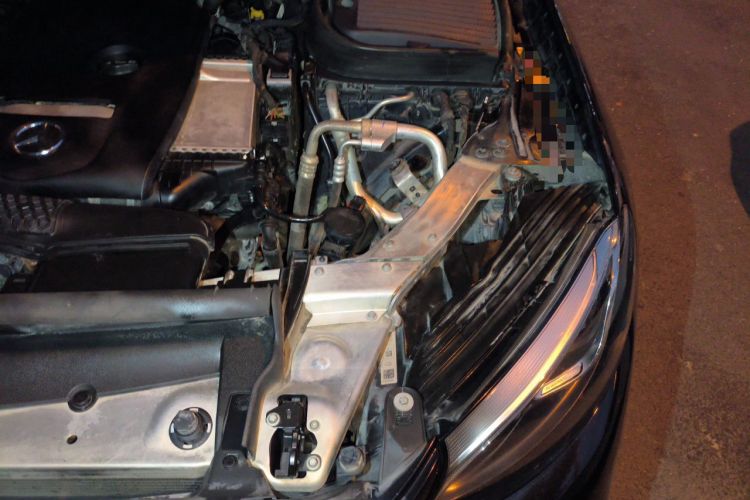 Used Mercedes-Benz GLC 2018 GLC 260 4MATIC Luxury Model Engine Bay Left