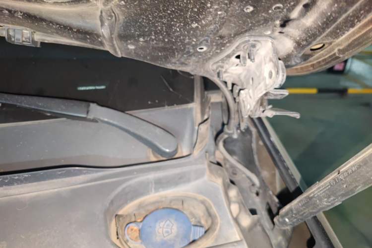 Used Mercedes-Benz GLC 2018 GLC 260 4MATIC Luxury Model Engine Bay Left