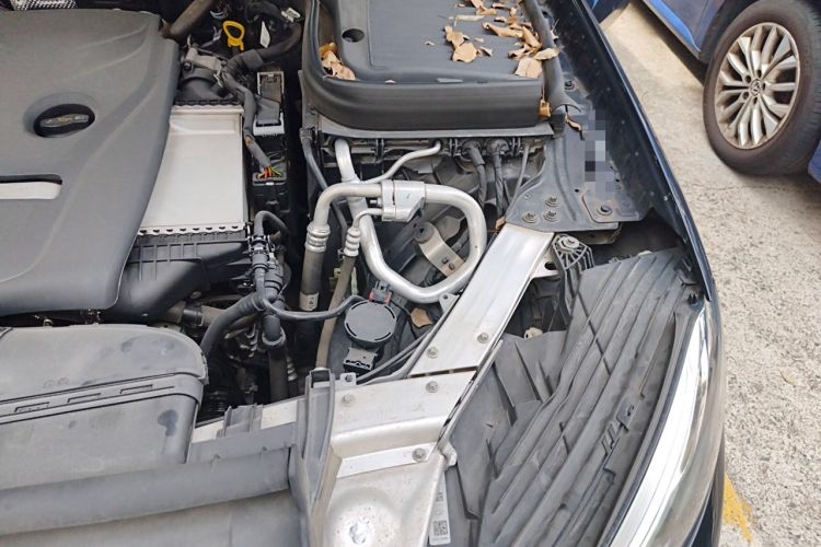 Used Mercedes-Benz GLC 2018 Facelift GLC 260 4MATIC Luxury Edition Engine Bay Left