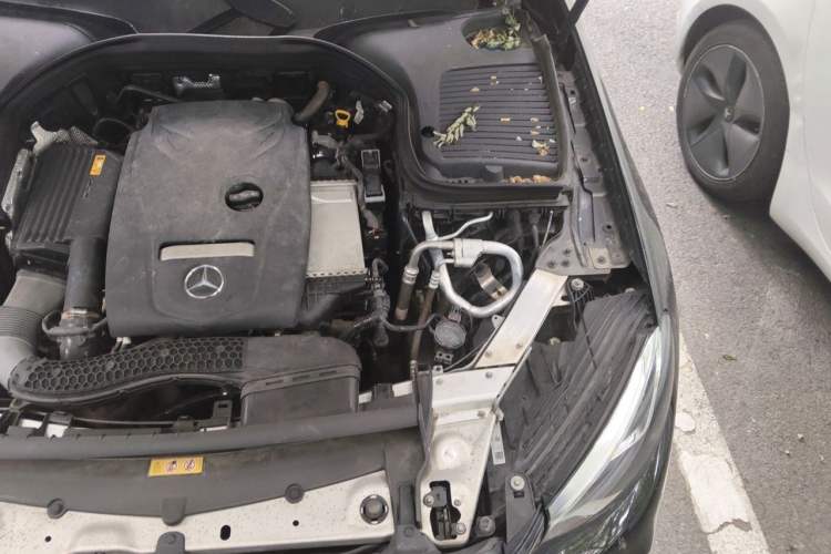 Used Mercedes-Benz GLC 2018 Facelift GLC 260 4MATIC Luxury Edition Engine Bay Left