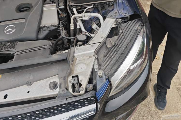 Used Mercedes-Benz GLC 2018 Facelift GLC 260 4MATIC Luxury Edition Engine Bay Left
