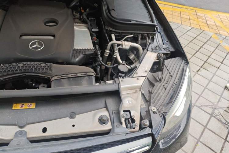 Used Mercedes-Benz GLC 2018 Refreshed GLC 300 4MATIC Dynamic Edition Engine Bay Left