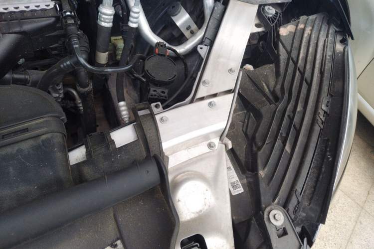 Used Mercedes-Benz GLC 2018 GLC 260 4MATIC Luxury Model Engine Bay Left
