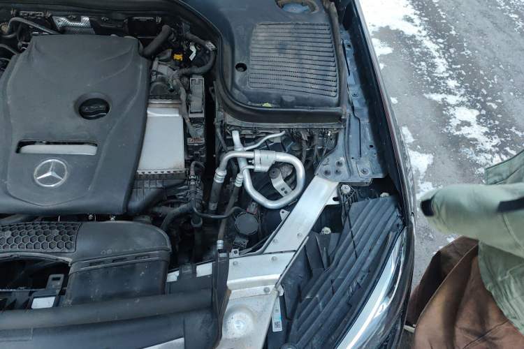 Used Mercedes-Benz GLC 2018 GLC 260 4MATIC Luxury Model Engine Bay Left