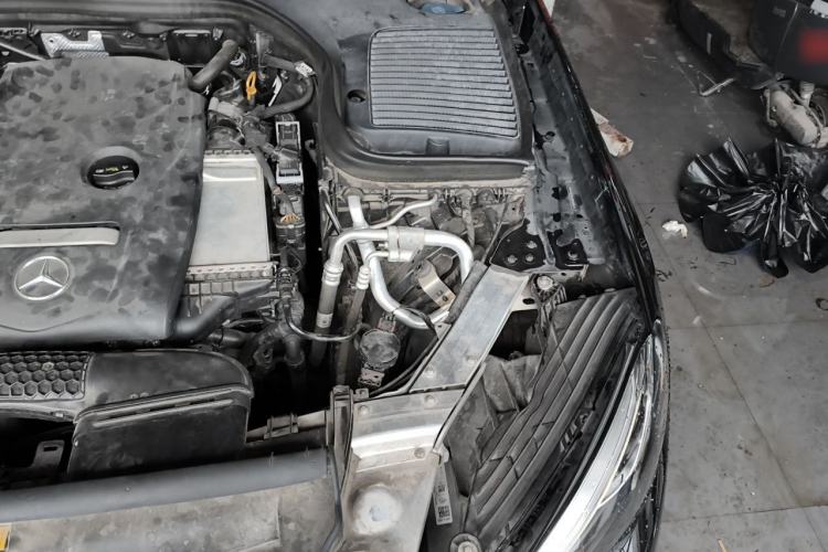 Used Mercedes-Benz GLC 2018 GLC 260 4MATIC Luxury Model Engine Bay Left
