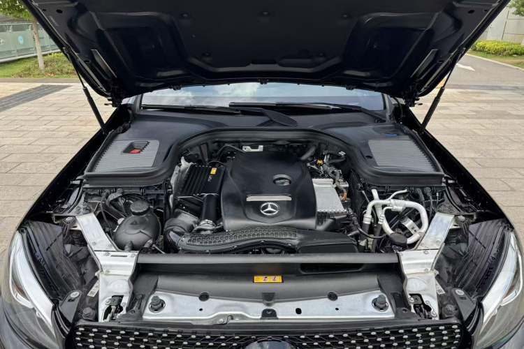 Used Mercedes-Benz GLC 2018 Facelift GLC 260 4MATIC Luxury Edition Engine Bay