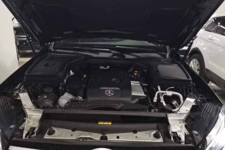 Used Mercedes-Benz GLC 2018 Facelift GLC 260 4MATIC Luxury Edition Engine Bay