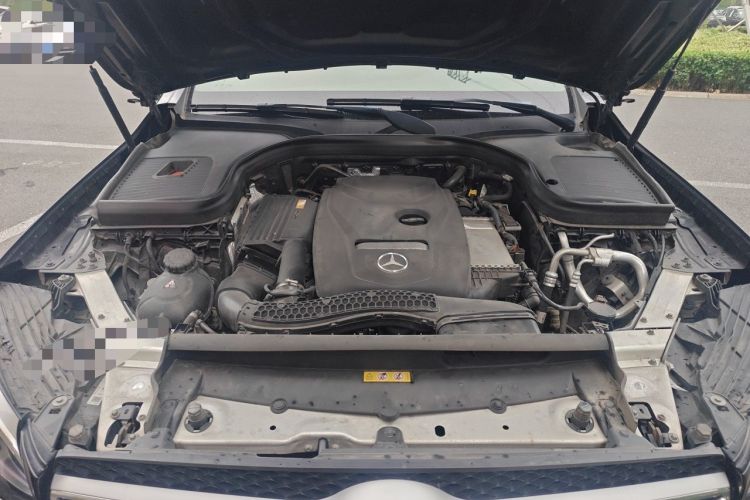 Used Mercedes-Benz GLC 2018 GLC 260 4MATIC Luxury Model Engine Bay