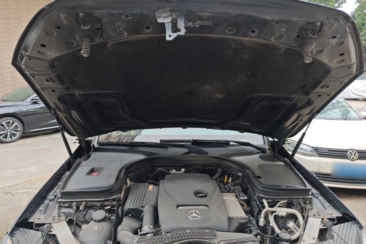 Used Mercedes-Benz GLC 2018 Facelift GLC 260 4MATIC Luxury Edition Engine Bay